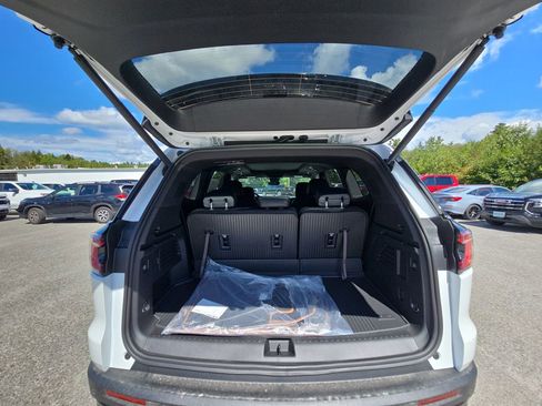 New 2026 GMC Acadia AT4 w/ LPO, Floor Liner Package image 63