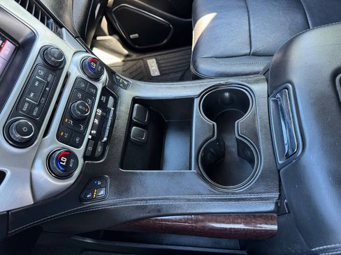 Used 2016 GMC Yukon XL SLT w/ Open Road Package AWD/4WD image 30