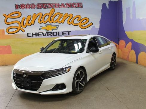 Used 2022 Honda Accord Sport image 2