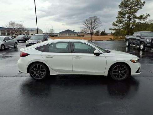 Used 2022 Honda Civic Sport Touring image 2