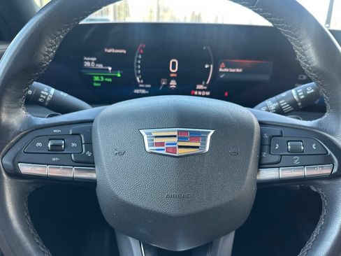 Used 2025 Cadillac XT4 Premium Luxury FWD image 33