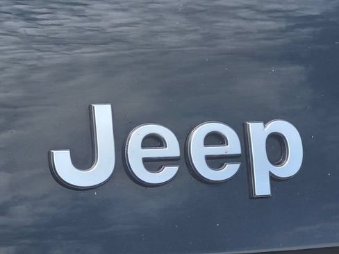 Certified 2023 Jeep Grand Cherokee Summit w/ Adv Protech Group IV AWD/4WD image 9