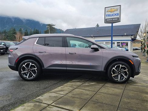 New 2026 Chevrolet Equinox EV LT image 4