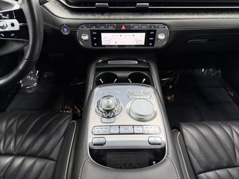 Used 2023 Genesis G90 3.5T image 16