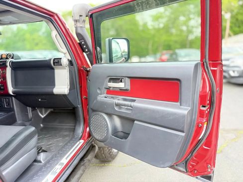 Used 2010 Toyota FJ Cruiser 4WD image 14