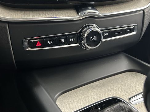 Used 2018 Volvo XC60 T6 Inscription w/ Luxury Seat Package image 19