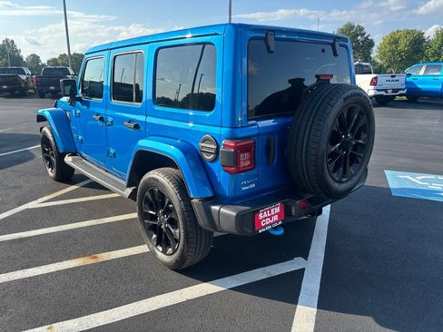 Used 2024 Jeep Wrangler Unlimited Sahara w/ Technology Group AWD/4WD image 10