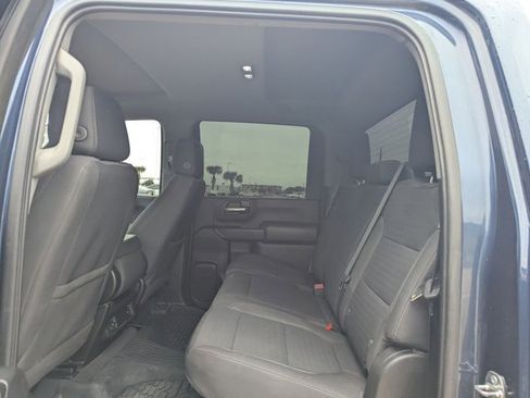 Used 2023 Chevrolet Silverado 2500 Custom w/ Custom Value Package image 17