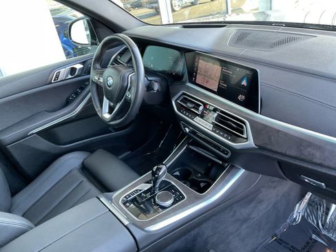 Used 2022 BMW X5 xDrive40i w/ Premium Package image 32