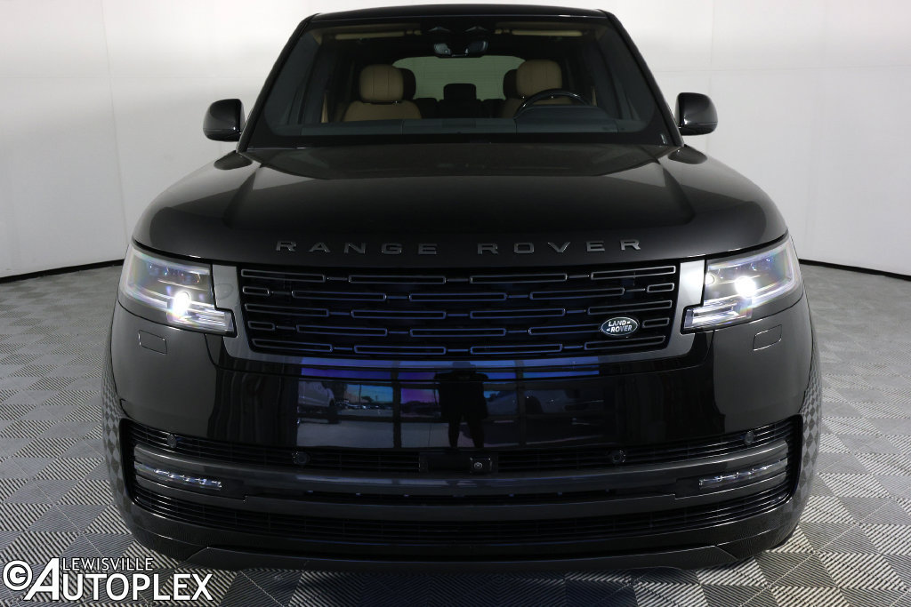 Used 2025 Land Rover Range Rover SE AWD/4WD image 2