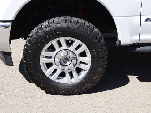 Used 2019 Ford F250 XLT w/ Snow Plow Prep Package AWD/4WD image 14