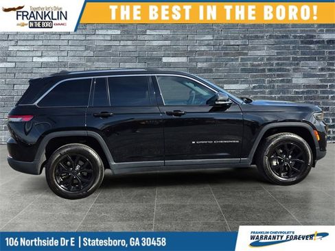 Used 2023 Jeep Grand Cherokee Limited w/ Luxury Tech Group II image 6