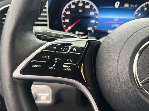 Used 2025 Mercedes-Benz GLS 450 4MATIC image 31