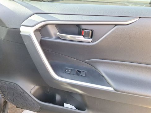 Used 2021 Toyota RAV4 XLE image 37