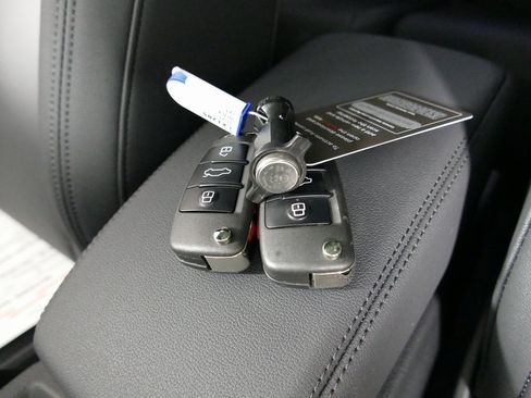 Certified 2025 Audi Q3 2.0T Premium Plus w/ Premium Plus Package image 13