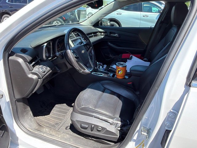 Used 2015 Chevrolet Malibu LT w/ Leather Package FWD image 8
