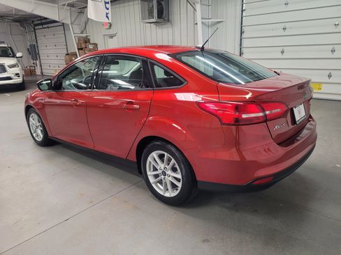 Used 2018 Ford Focus SE image 4