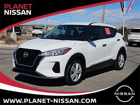 Certified 2025 Nissan Kicks Play S image 1