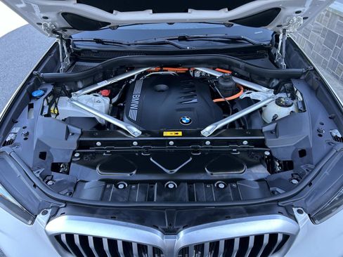 Used 2025 BMW X5 xDrive50e image 32