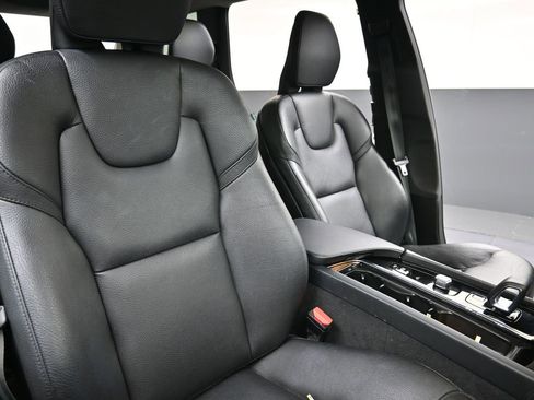 Certified 2023 Volvo XC90 B6 Plus w/ Protection Package Premier image 13