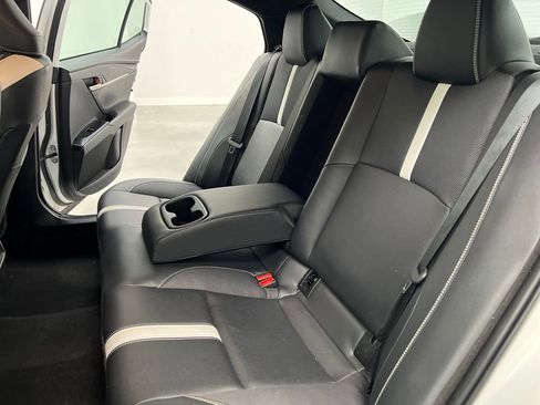 Used 2025 Toyota Camry SE image 13