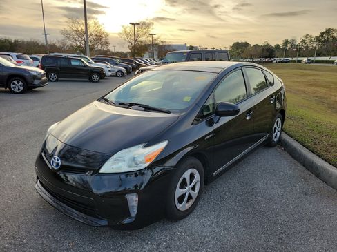 Used 2014 Toyota Prius Three image 1
