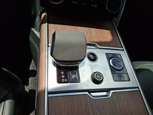 Certified 2023 Land Rover Range Rover Autobiography AWD/4WD image 15