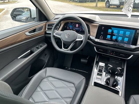 New 2026 Volkswagen Atlas SE image 9