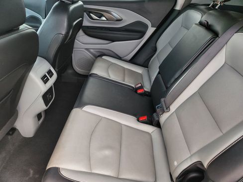 Used 2024 GMC Terrain SLT image 30