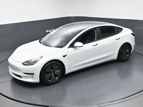 Used 2023 Tesla Model 3 Standard Range RWD image 40