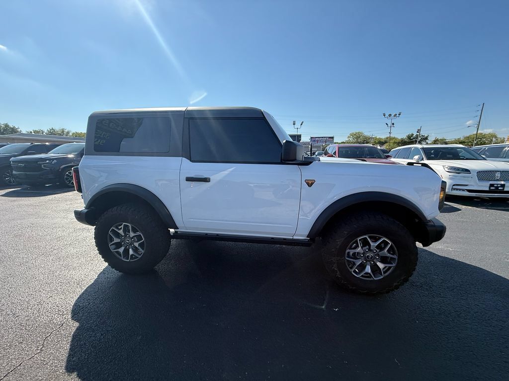 Used 2025 Ford Bronco Badlands AWD/4WD image 2