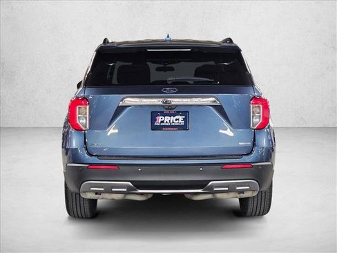 Used 2020 Ford Explorer XLT w/ Equipment Group 202A image 7