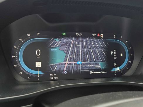 Certified 2024 Volvo XC40 B5 Plus w/ Climate Package image 29