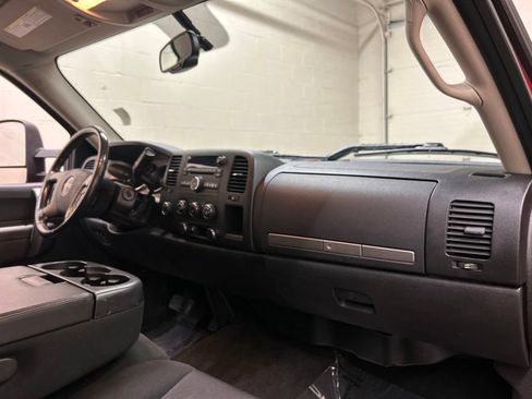 Used 2011 GMC Sierra 1500 SLE w/ SLE Preferred Package AWD/4WD image 11