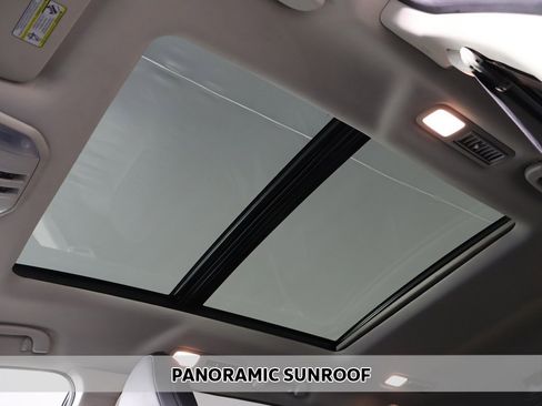 Used 2023 Subaru Ascent Limited w/ Technology Package image 4