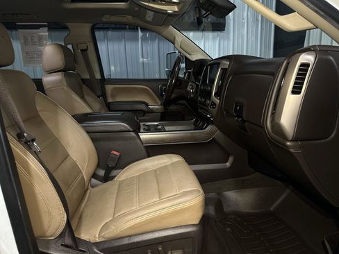 Used 2017 GMC Sierra 2500 Denali w/ Duramax Plus Package image 6