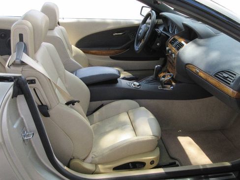 Used 2005 BMW 645Ci Convertible RWD image 19