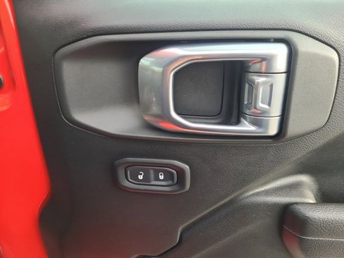 Used 2023 Jeep Wrangler Unlimited Rubicon 4xe image 33