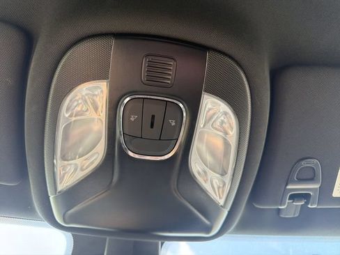 Used 2024 Jeep Compass Latitude AWD/4WD image 32