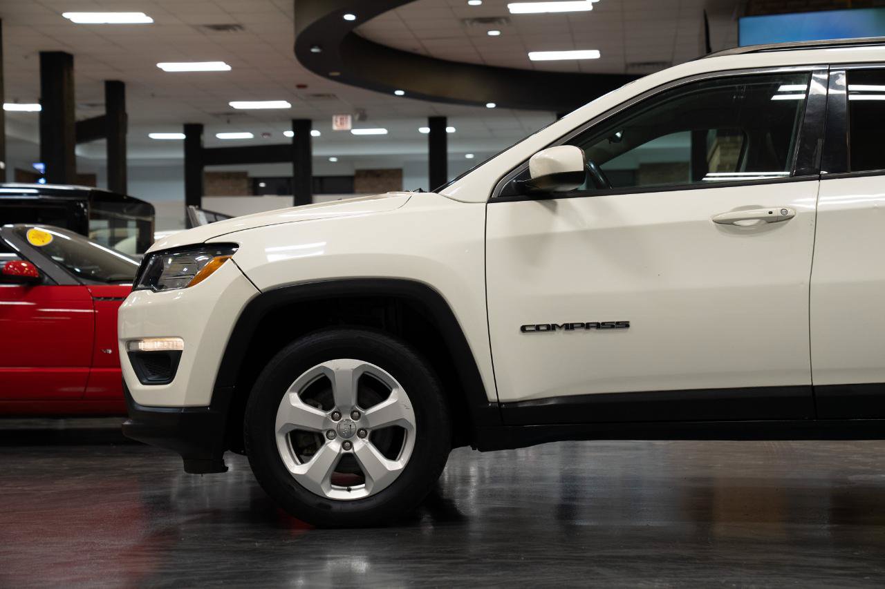 Used 2019 Jeep Compass Latitude w/ Cold Weather Group AWD/4WD image 7