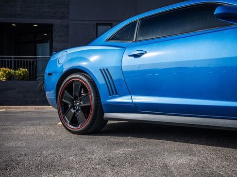Used 2013 Chevrolet Camaro SS w/ Hot Wheels Special Edition image 31