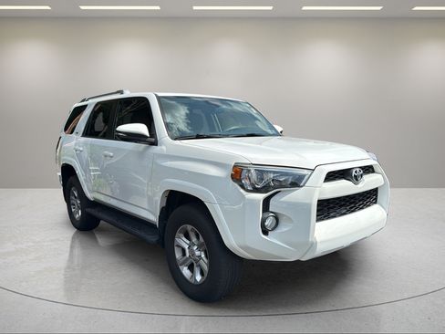 Used 2018 Toyota 4Runner SR5 Premium AWD/4WD image 4