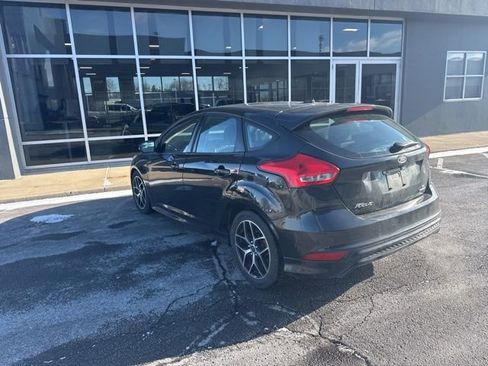 Used 2015 Ford Focus SE w/ SE Sport Package image 12