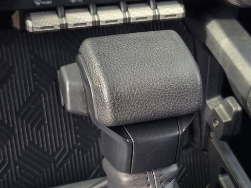 Used 2025 Toyota 4Runner SR5 RWD image 20