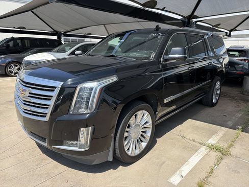 Used 2020 Cadillac Escalade ESV Platinum RWD image 1