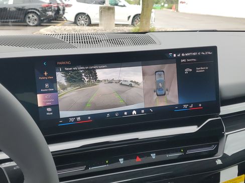 New 2026 BMW 530i xDrive w/ M Sport Package AWD/4WD image 17