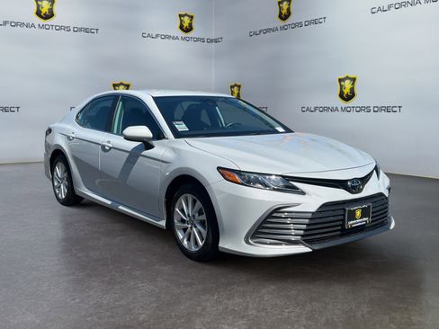 Used 2024 Toyota Camry LE image 7
