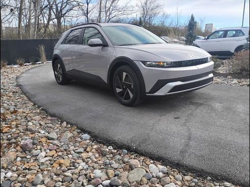 New 2025 Hyundai Ioniq 5 SEL image 10