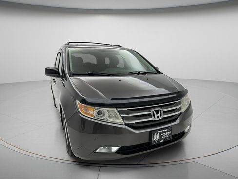 Used 2013 Honda Odyssey Touring image 2