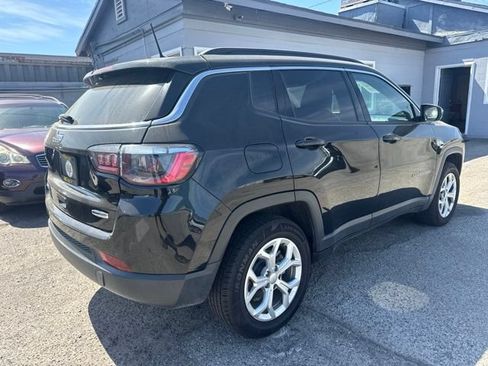 Used 2024 Jeep Compass Latitude AWD/4WD image 5